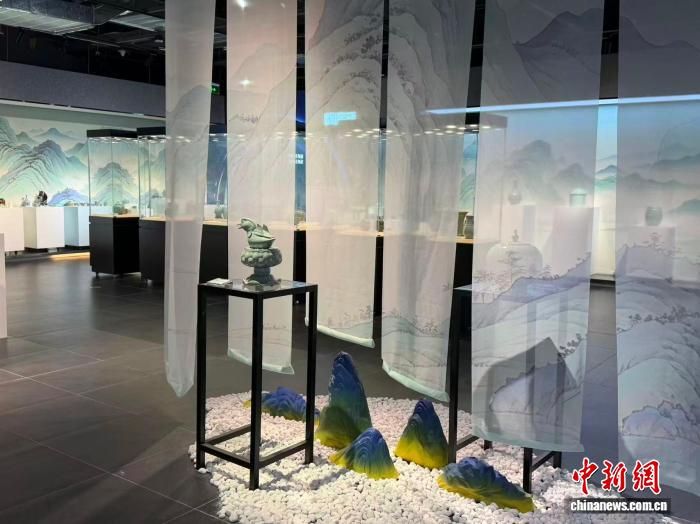 “青境·共生——汝瓷与龙泉青瓷当代艺术对话展”启幕
