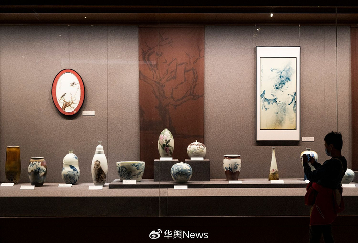 景德镇的窑火与汉学家的译笔