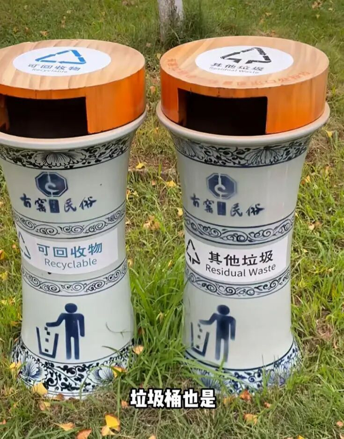 十几万一个，千万别碰景德镇的路灯！碎一地的不是瓷是钱