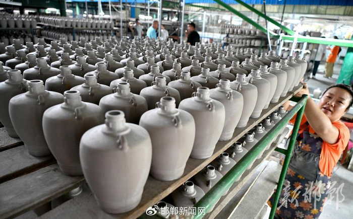 工业品直播乘云起丨千年窑火云端旺
